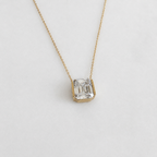Halsband med smaragdslipad moissanit – 5,0 ct