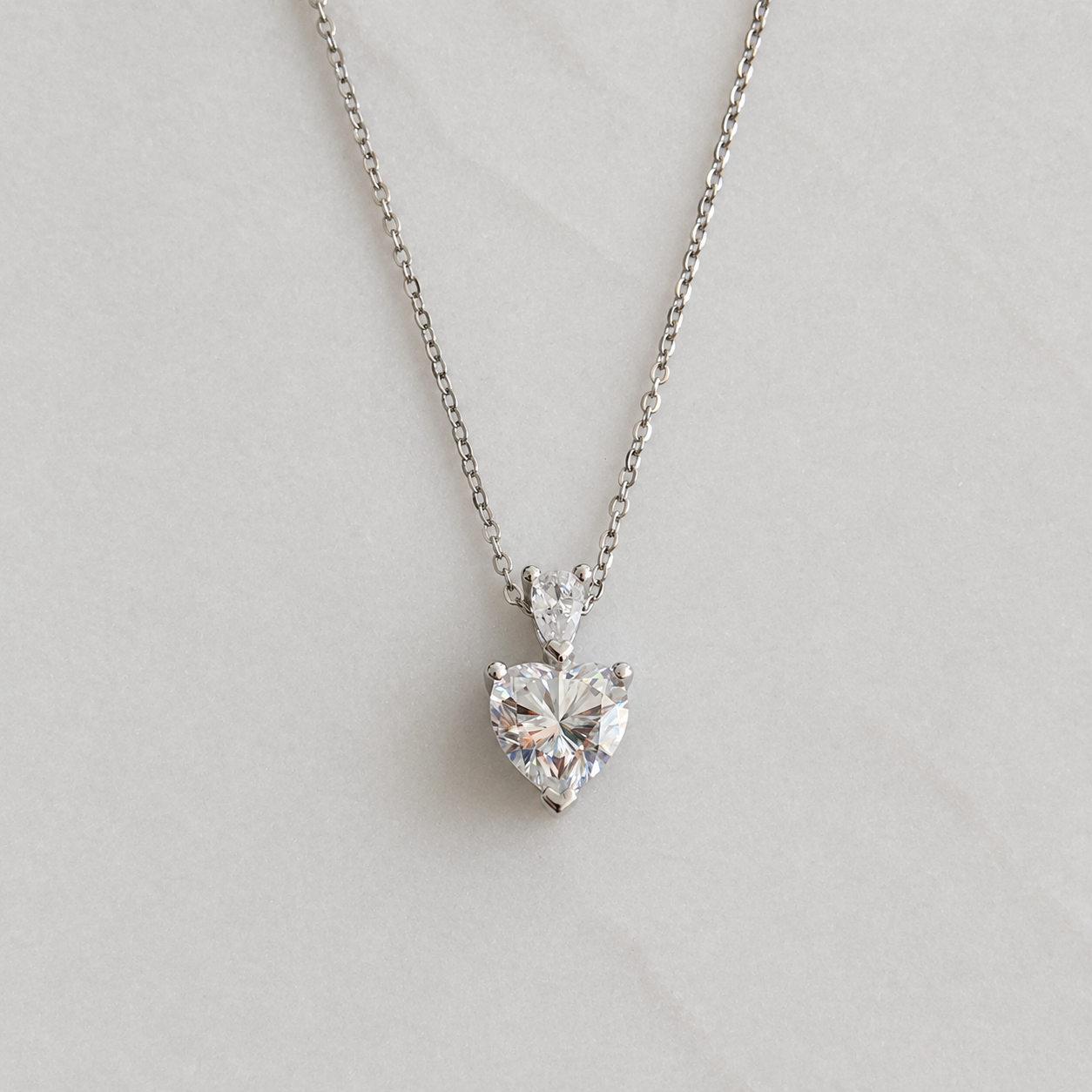 Hjärtslipat Moissanithalsband - 2.34ct