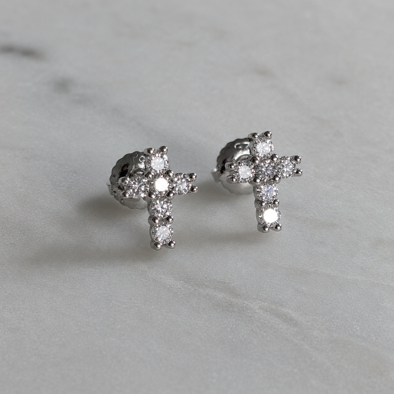Cross Studörhänge Moissanite 0.34ct