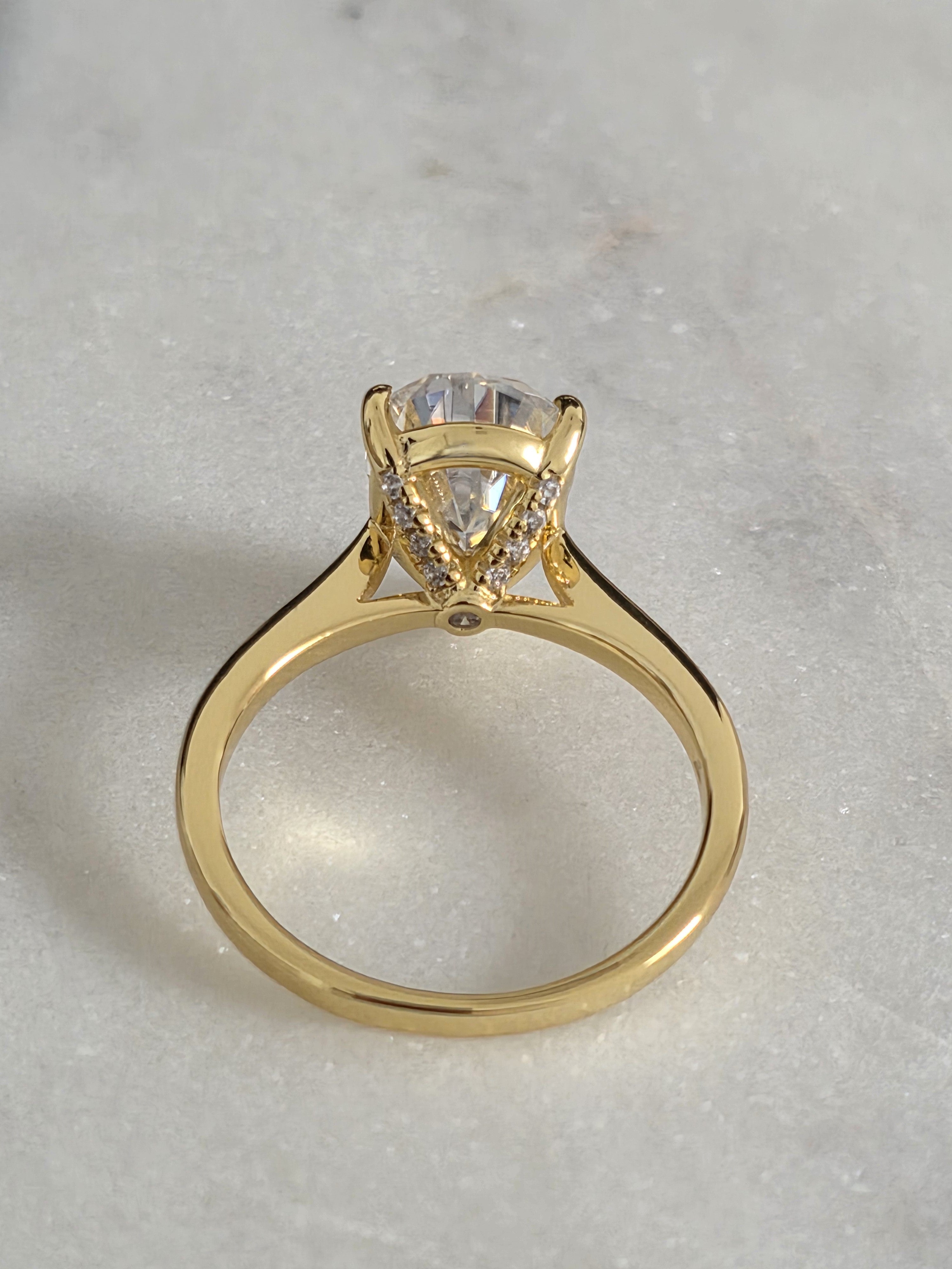 SOLITÄR PÄRONSLIPAD MOISSANITRING - 4.0ct