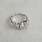 TRESTENS MOISSANITERING MED CUSHIONSLIPNING – 4,63 ct