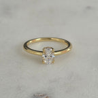SOLITÄR OVALSLIPAD MOISSANITRING - 1.0ct