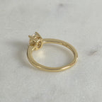 SOLITÄR OVALSLIPAD MOISSANITRING - 1.0ct