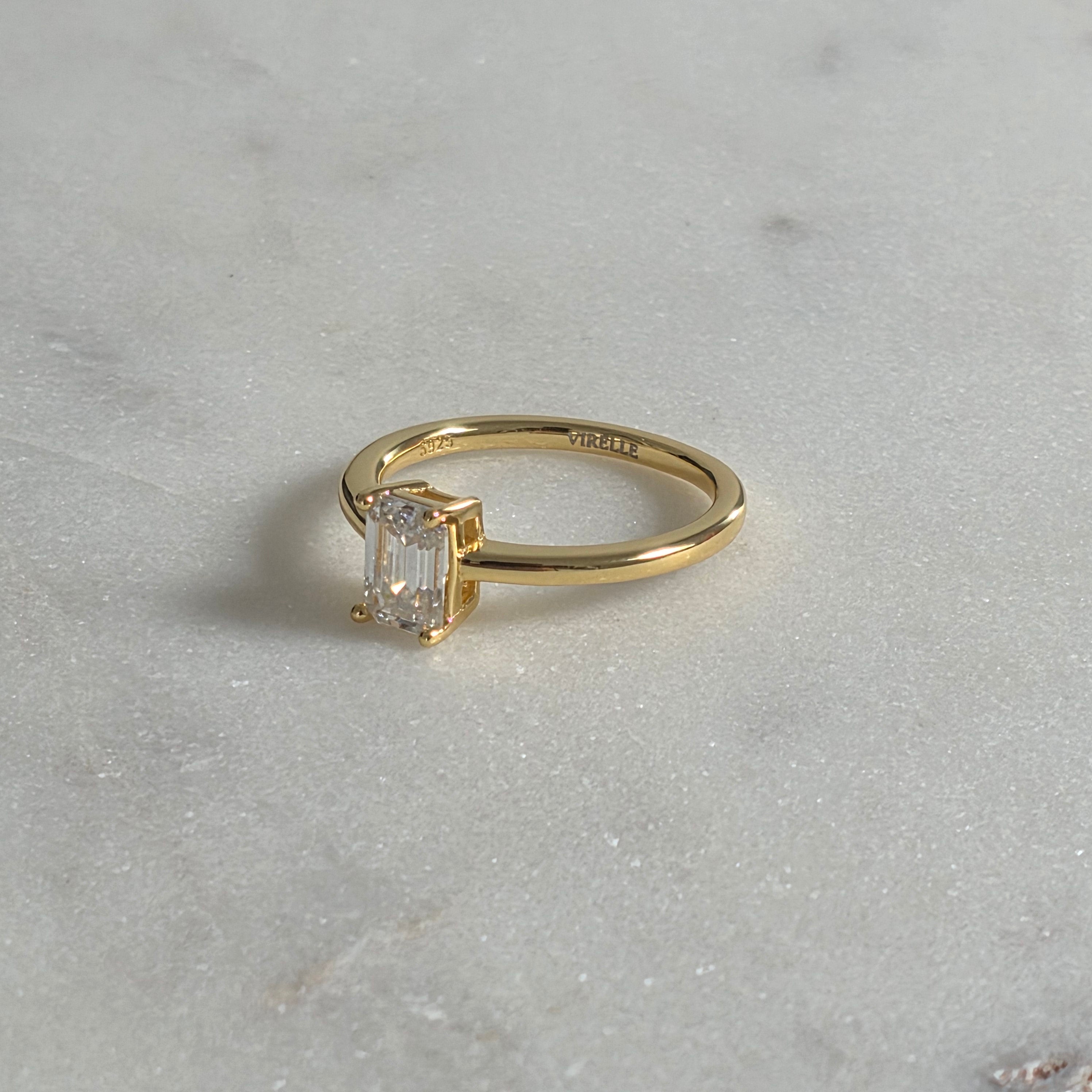 ENSTAKA SMARAGDSLIPAD MOISSANITRING - 1.02 ct