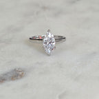 SOLITÄR MARQUISE-SLIPAD MOISSANITERING - 2.0ct
