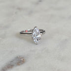 SOLITÄR MARQUISE-SLIPAD MOISSANITERING - 2.0ct