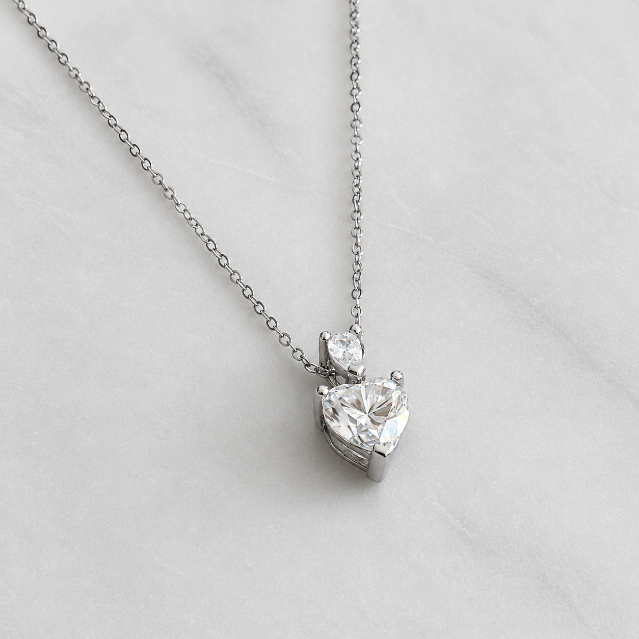 Hjärtslipat Moissanithalsband - 2.34ct