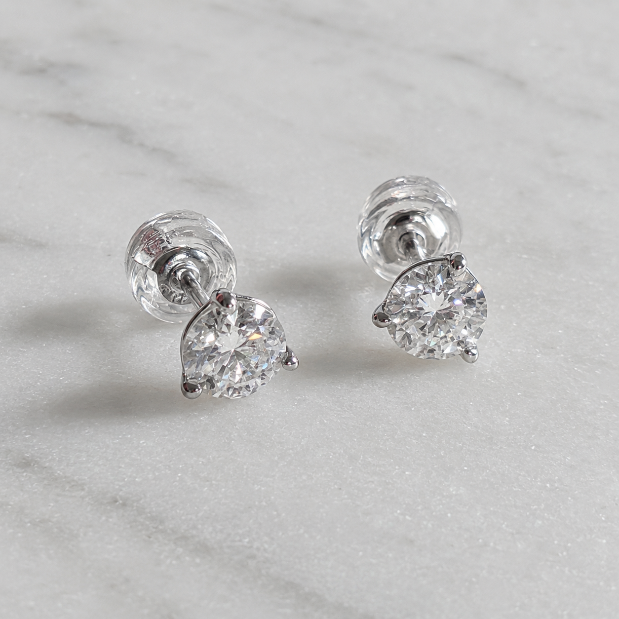 Rundslipade örhängen Moissanite - 1.0ct