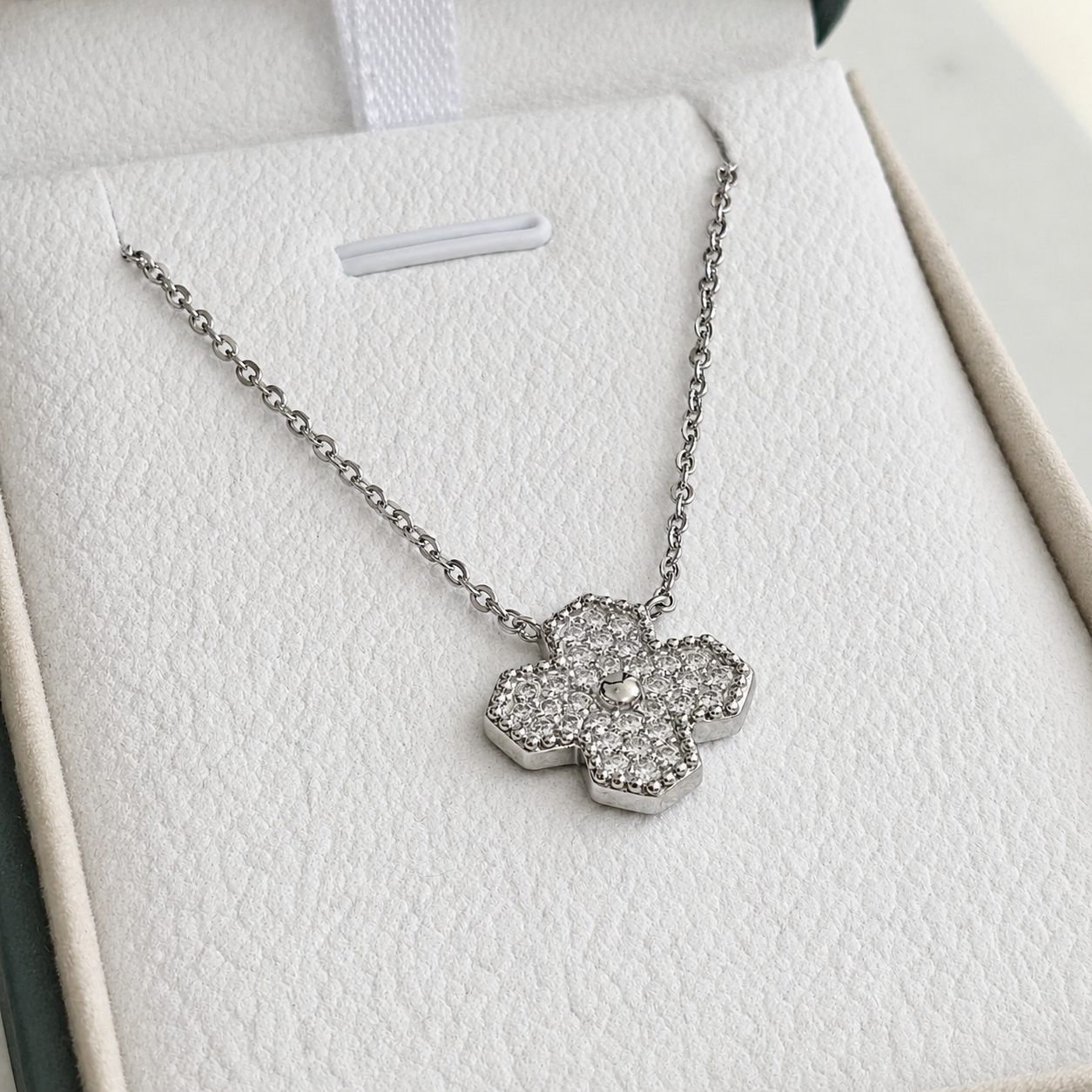 Clover Moissanite Halsband - 0.49ct