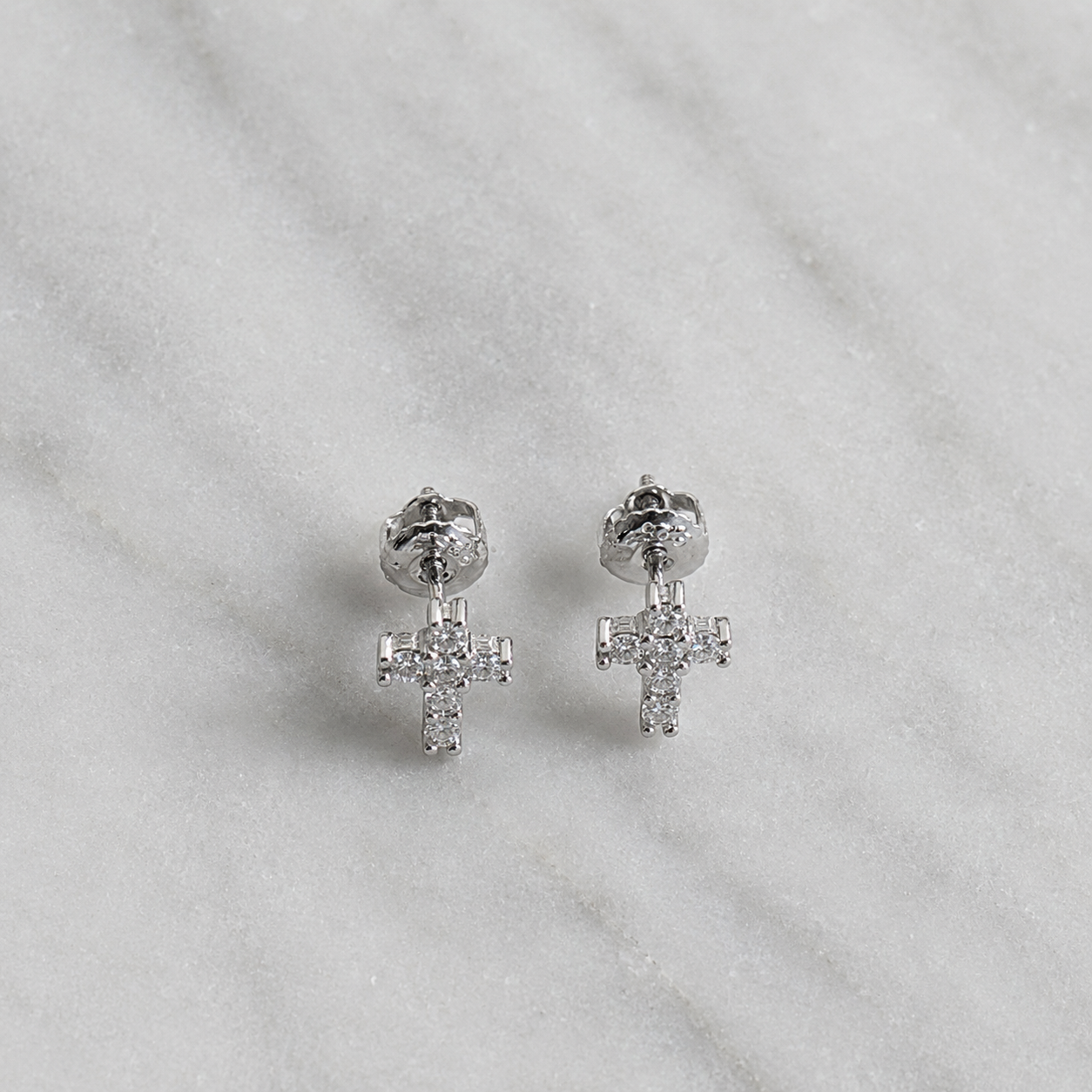 Cross Studörhänge Moissanite 0.34ct