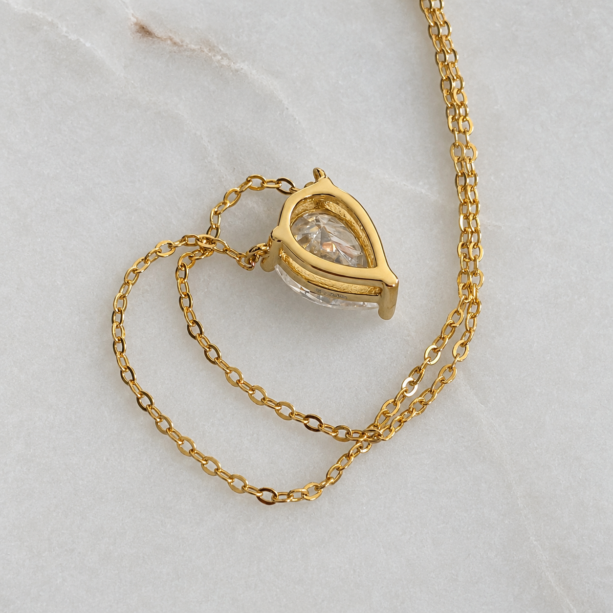 Päronformad Moissanitehalsband – 2,0 ct