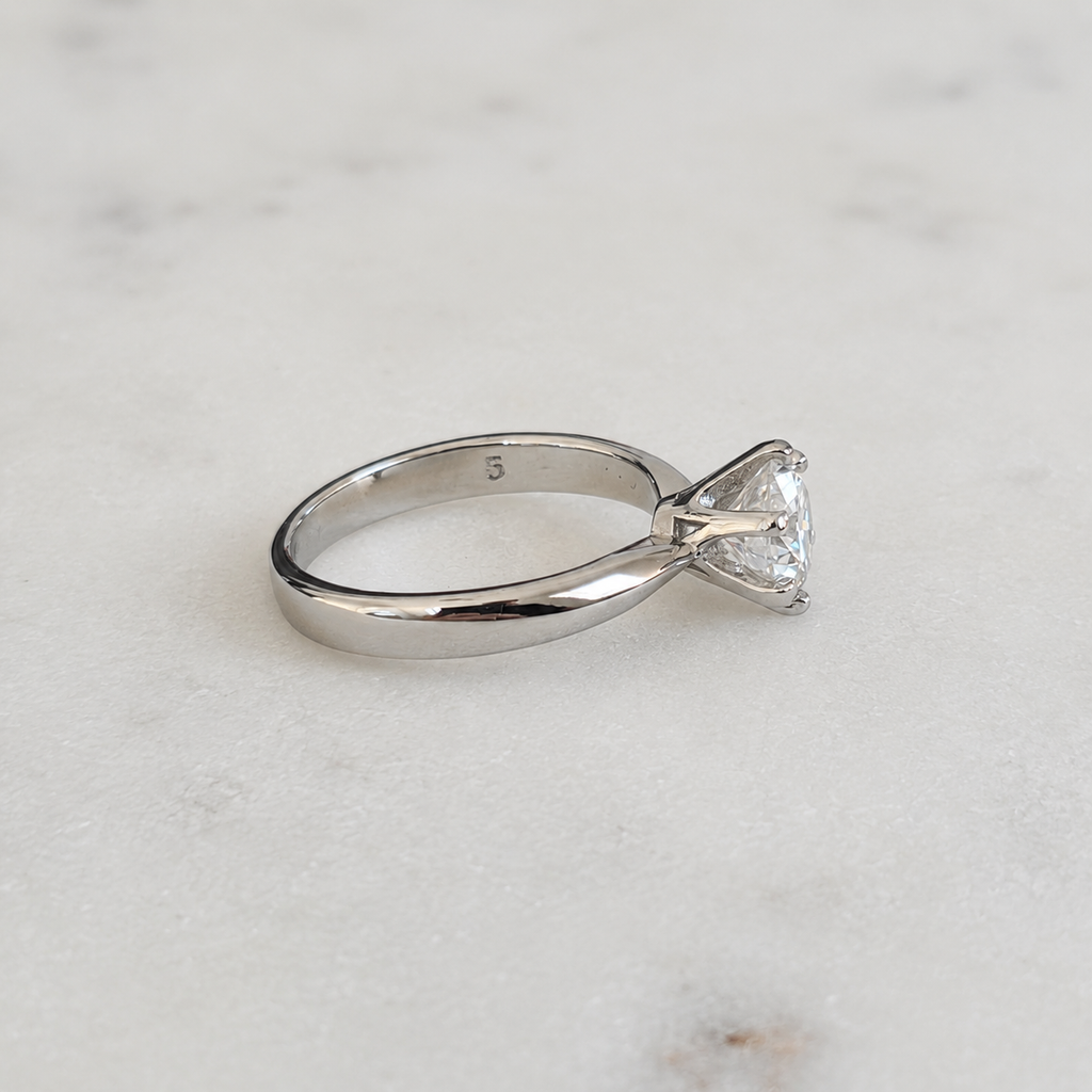CLASSIC SOLITAIRE 6-PRONG ROUND-CUT MOISSANITE RING - 1.0ct